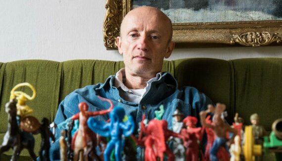 Den šestnáctý: "... ale program píšu a zároveň i hraju já sám"